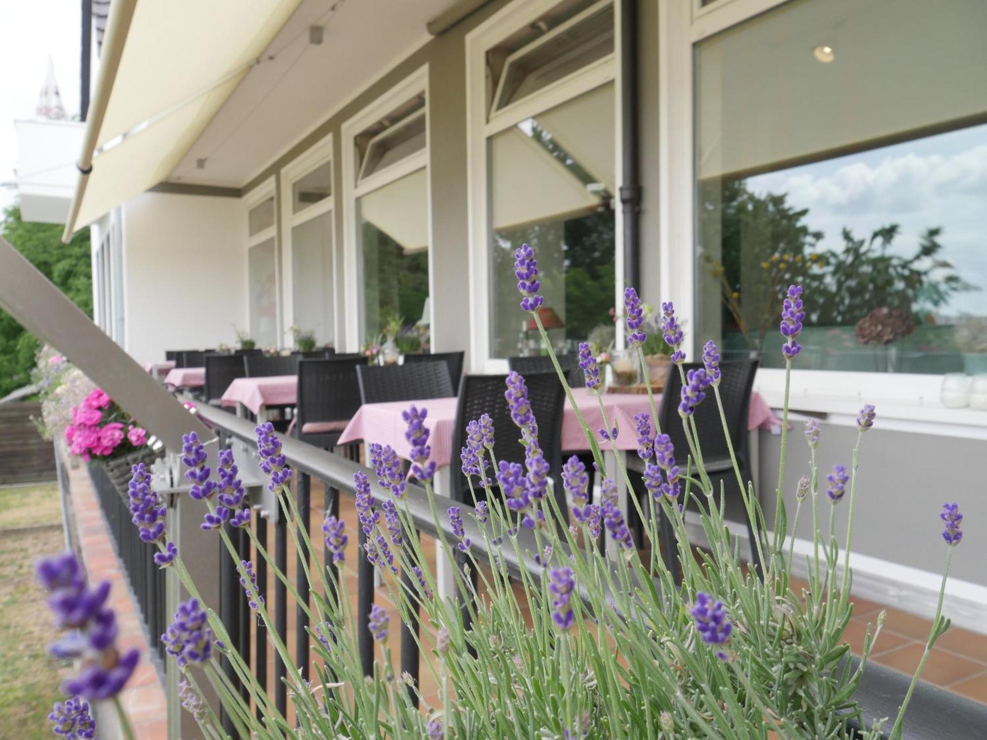 Hotel Faehrhaus Km734 Düsseldorf Exteriör bild