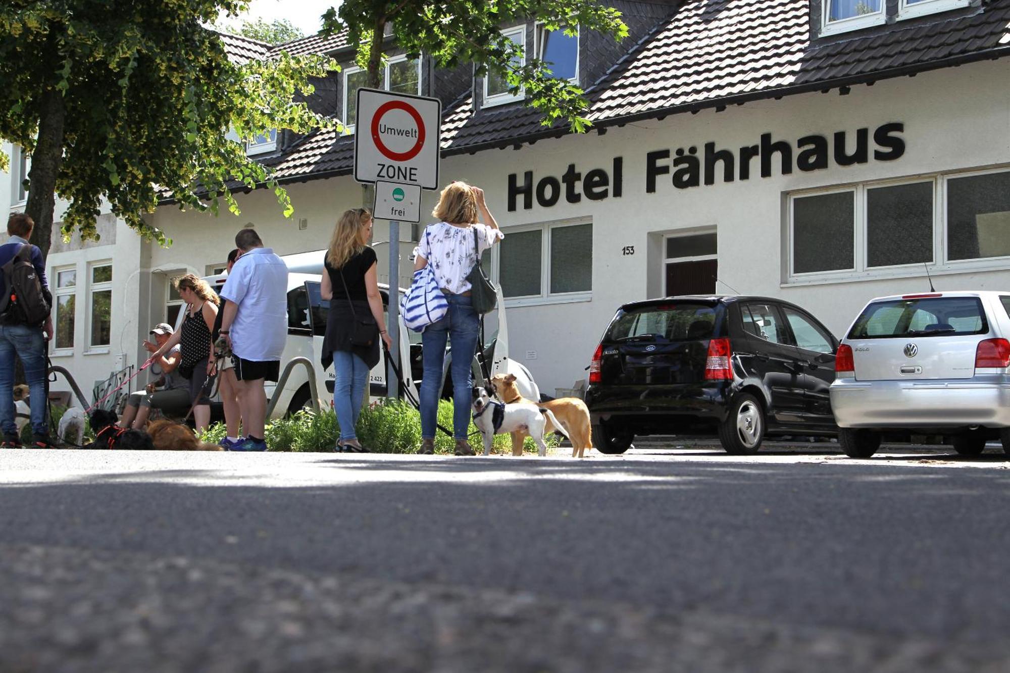 Hotel Faehrhaus Km734 Düsseldorf Exteriör bild