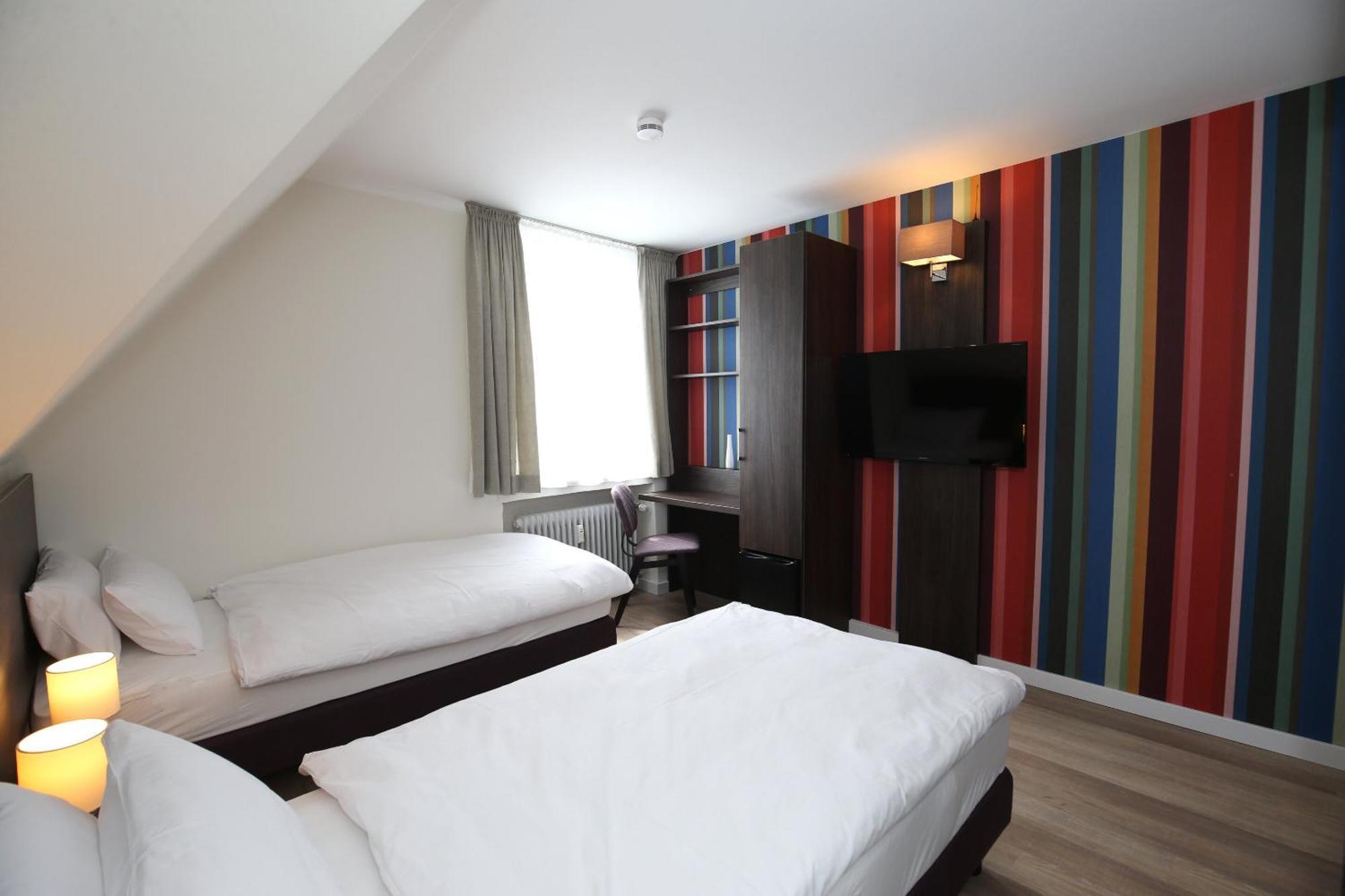 Hotel Faehrhaus Km734 Düsseldorf Rum bild