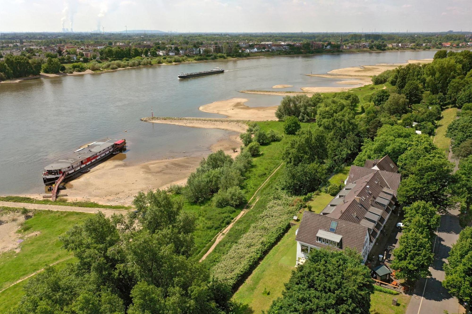 Hotel Faehrhaus Km734 Düsseldorf Exteriör bild