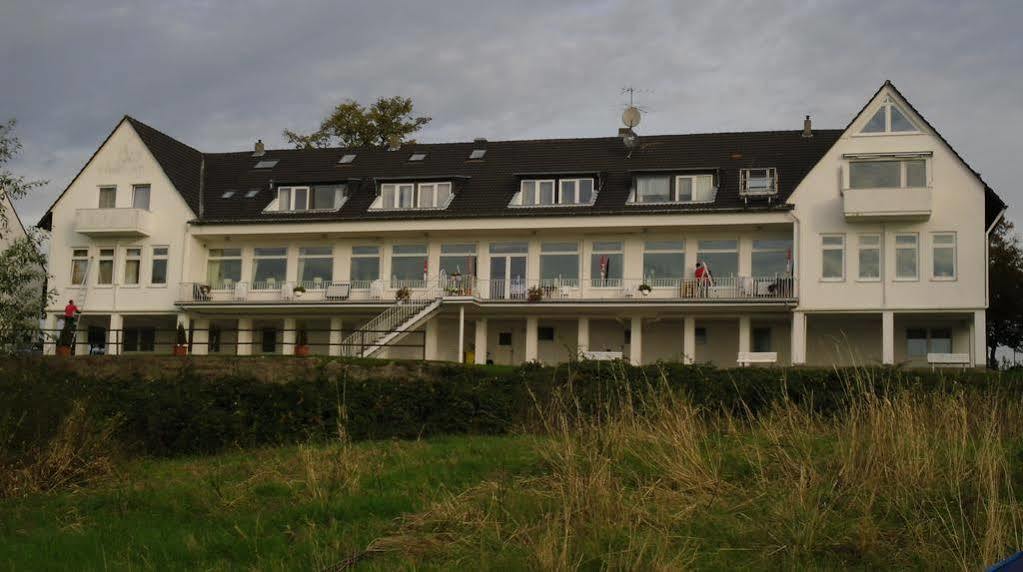 Hotel Faehrhaus Km734 Düsseldorf Exteriör bild